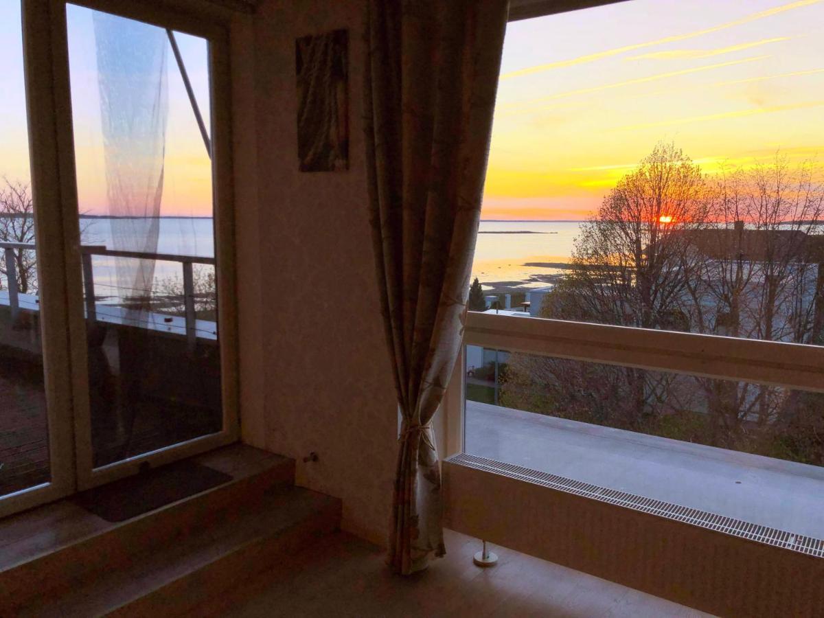 Sunset Dream Apartment With A Panoramic Seaview Хаапсалу Экстерьер фото